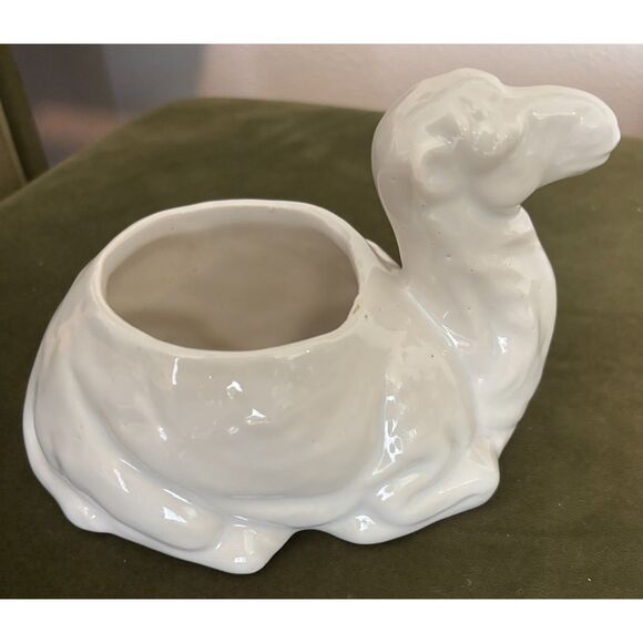 Vintage California Pottery Camel Planter, Made in USA - Picture 3 of 7